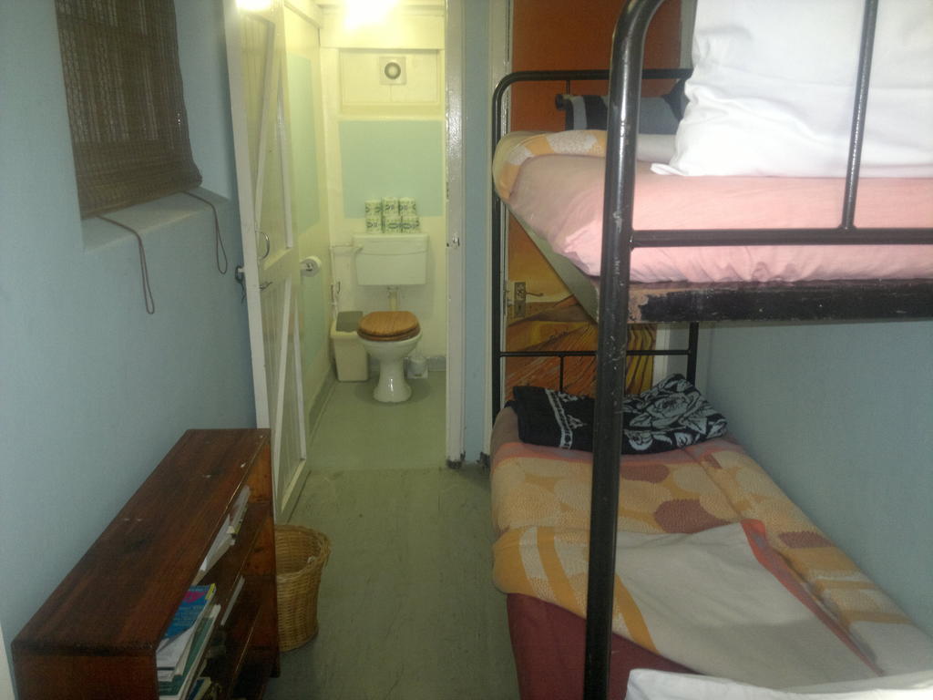 Riverlodge Backpackers Cape Town Exterior photo
