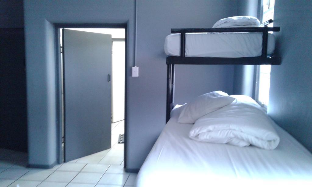 Riverlodge Backpackers Cape Town Exterior photo